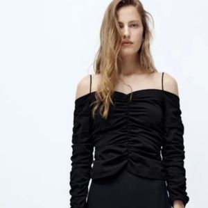 Zara Womens Black Fitted Ruched Draped Long Sleeve Off Shoulder Crop Top Size M